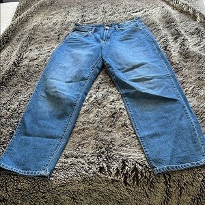 Banana Republic Mid-Rise Relaxed Straight Jeans 28